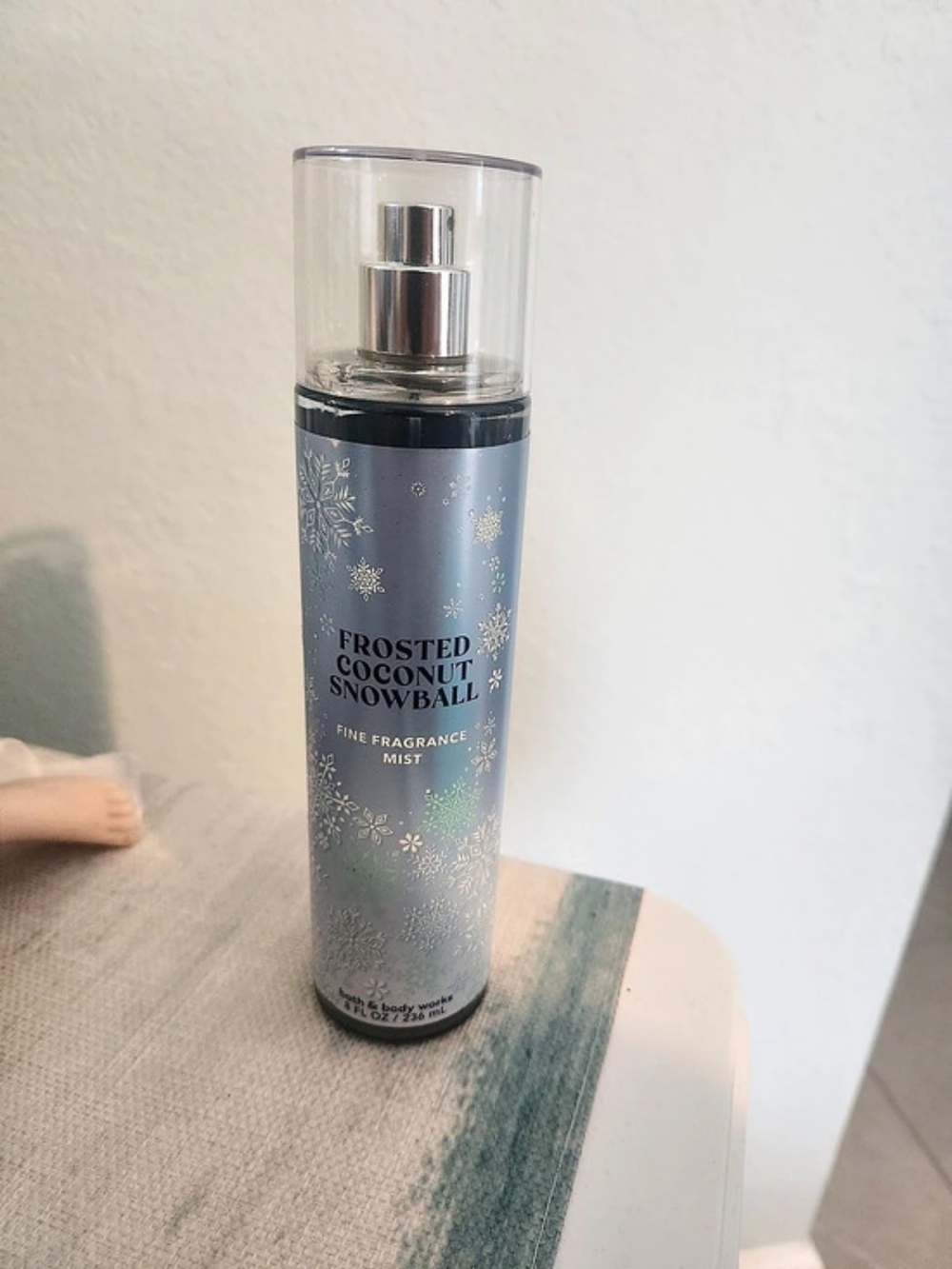 Bath & Body Works Frosted Coconut Snowball Fine Fragrance Mist 8 fl oz